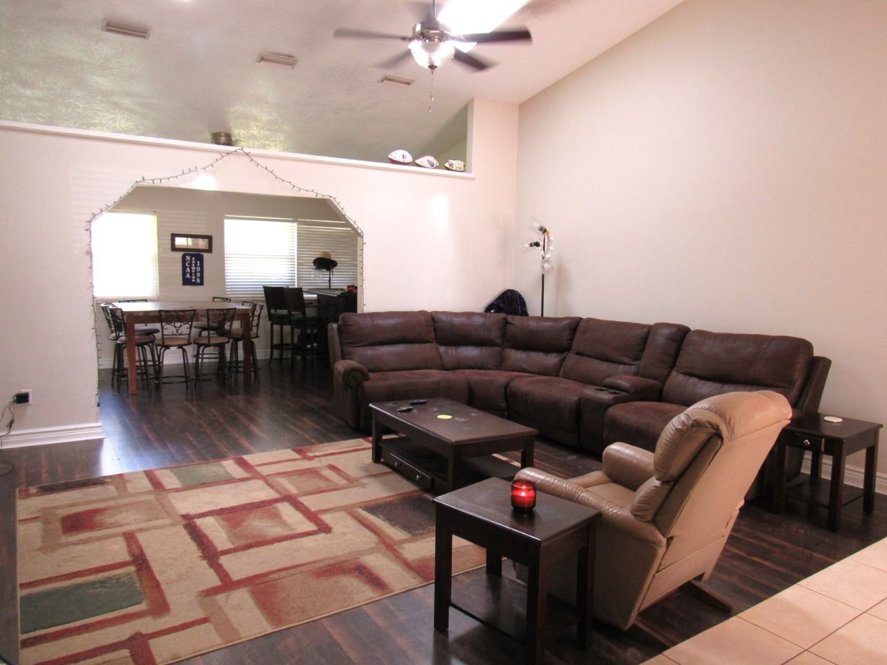 1105 Donnell Dr - Photo 2 of 20