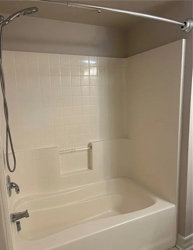 525 11Th Ave - Photo 2 of 15