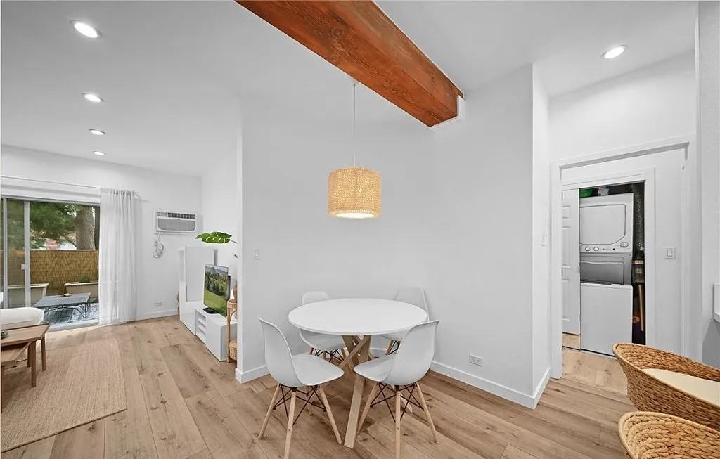 1440 Veteran Ave - Photo 2 of 33