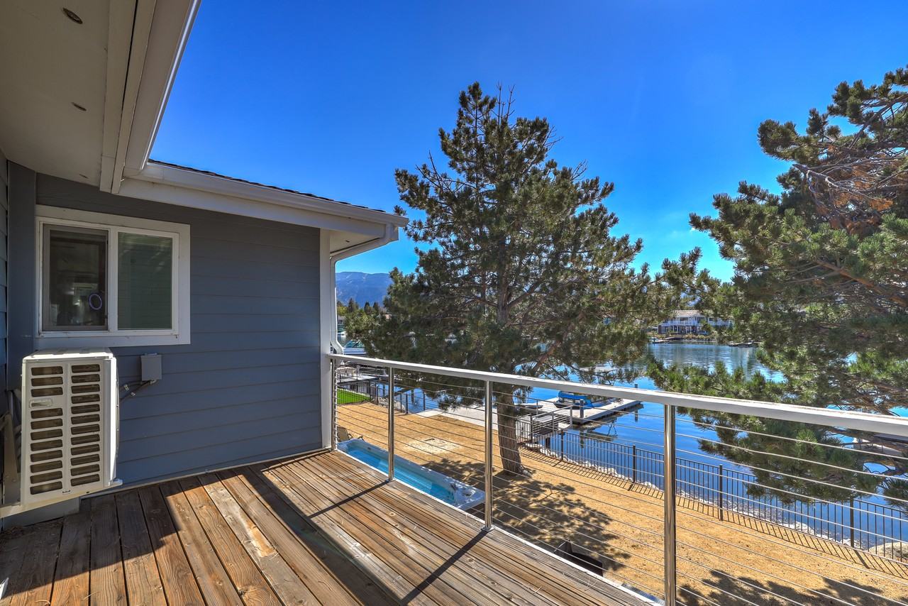 10276 Beach Dr - Photo 3 of 20