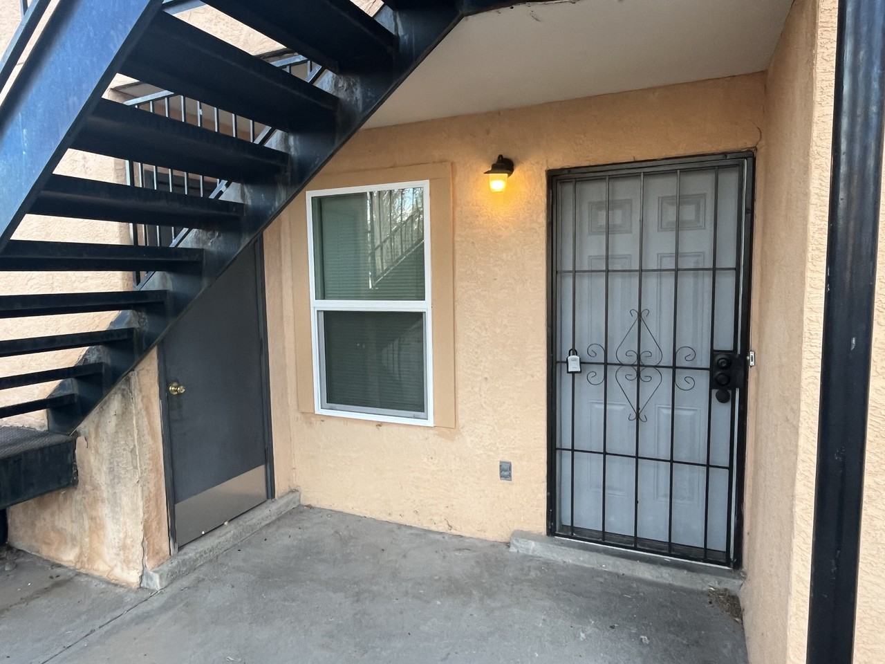 1050 Meadowlark Ct Se - Photo 2 of 21