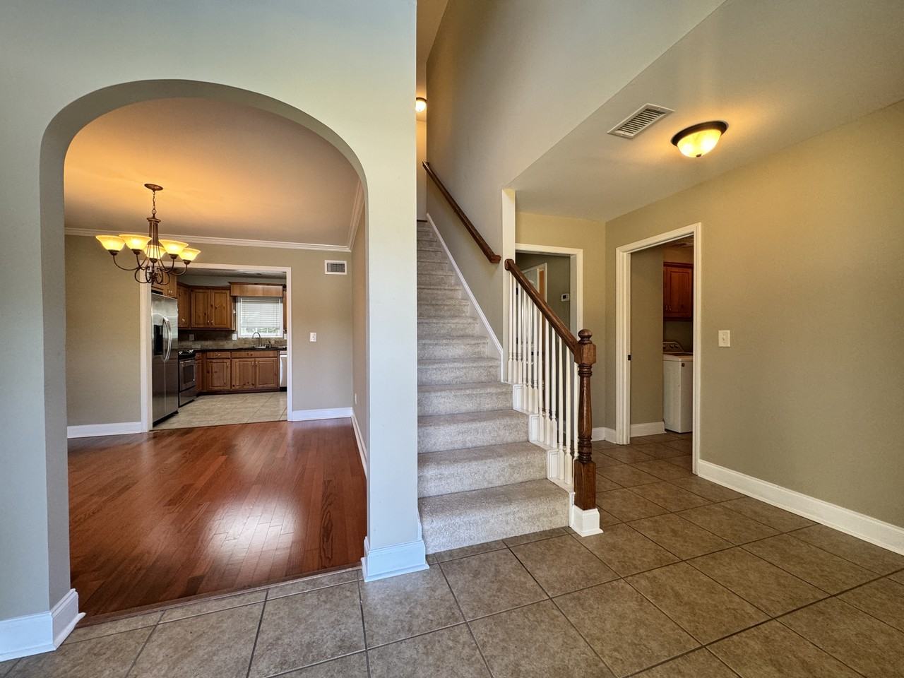 3010 Thornberry Cir - Photo 3 of 24