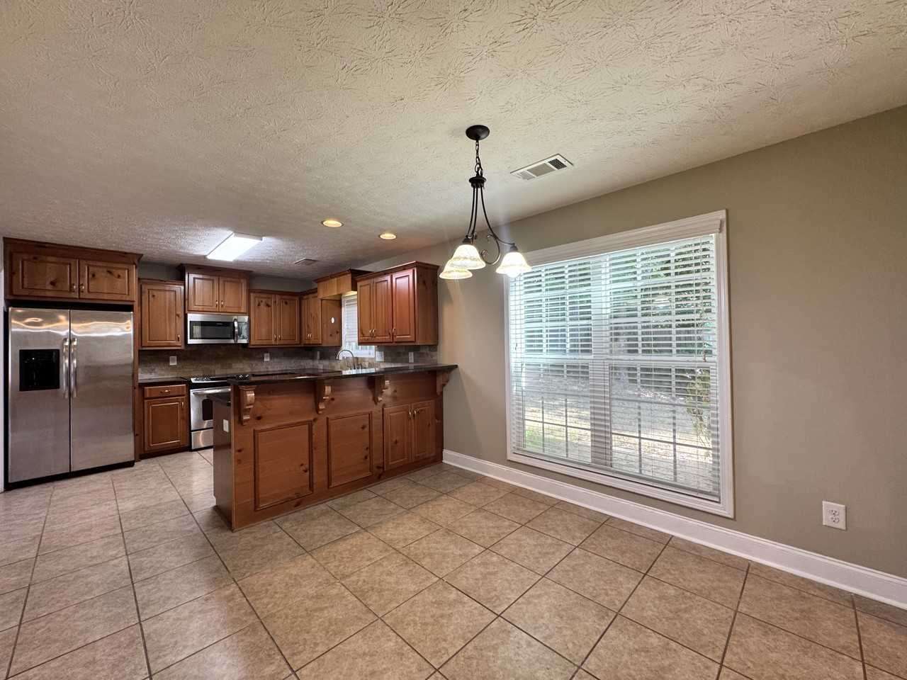 3010 Thornberry Cir - Photo 6 of 24