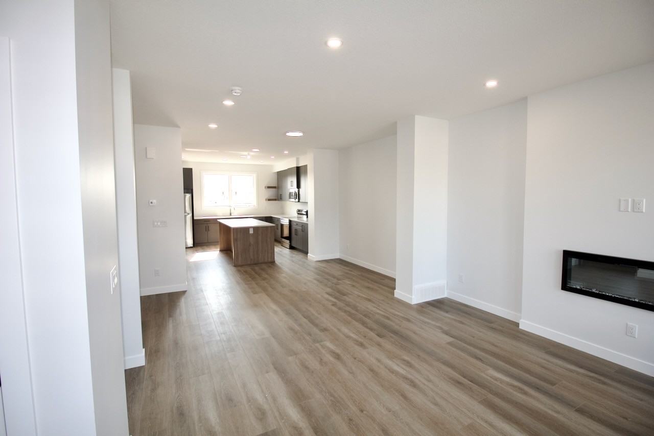 5803 97a Ave Nw Uppr - Photo 7 of 35