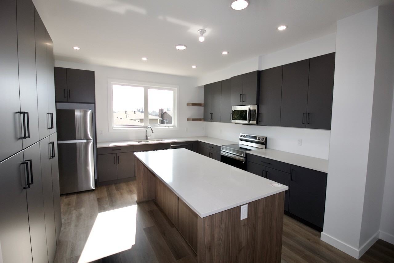 5803 97a Ave Nw Uppr - Photo 3 of 35