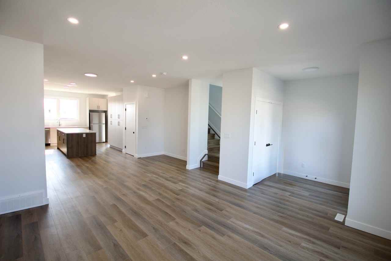 5805 97a Ave Nw - Photo 5 of 30