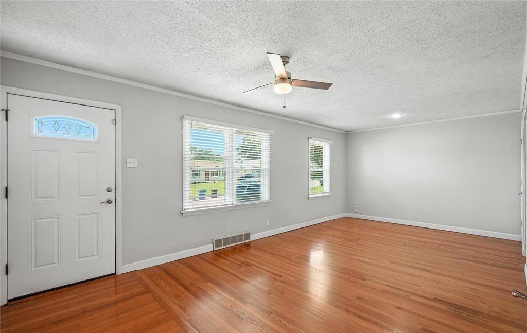 10818 Mallory Dr - Photo 2 of 18