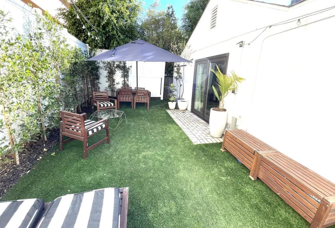 1120 S Barrington Ave - Photo 2 of 2