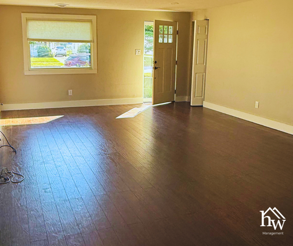 215 S Tuxedo Dr - Photo 2 of 10