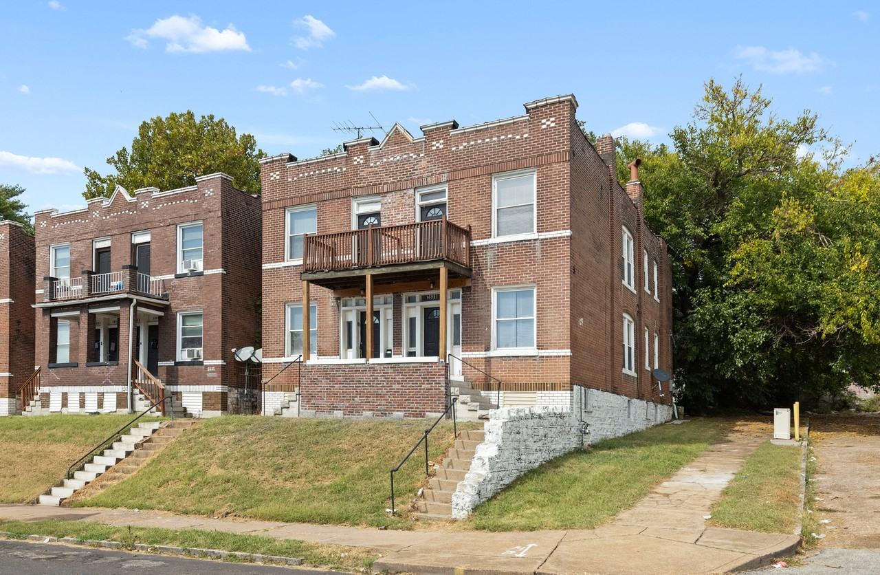 2831 Miami St - Photo 2 of 42