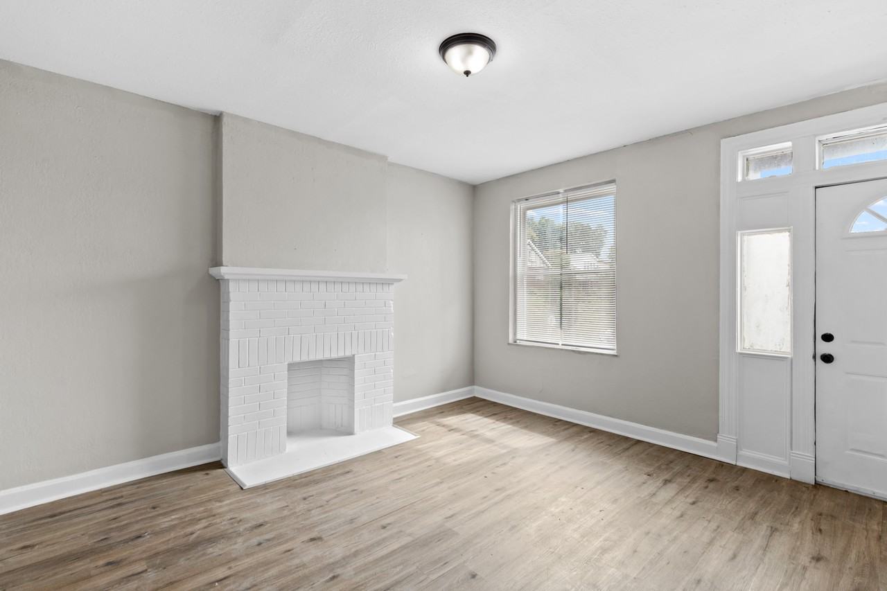 2831 Miami St - Photo 5 of 42