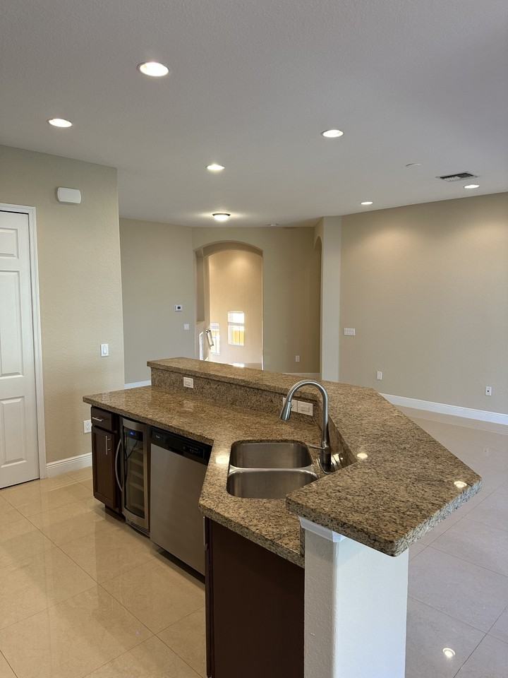 12805 Nw 83rd Ct #23 - Photo 5 of 19