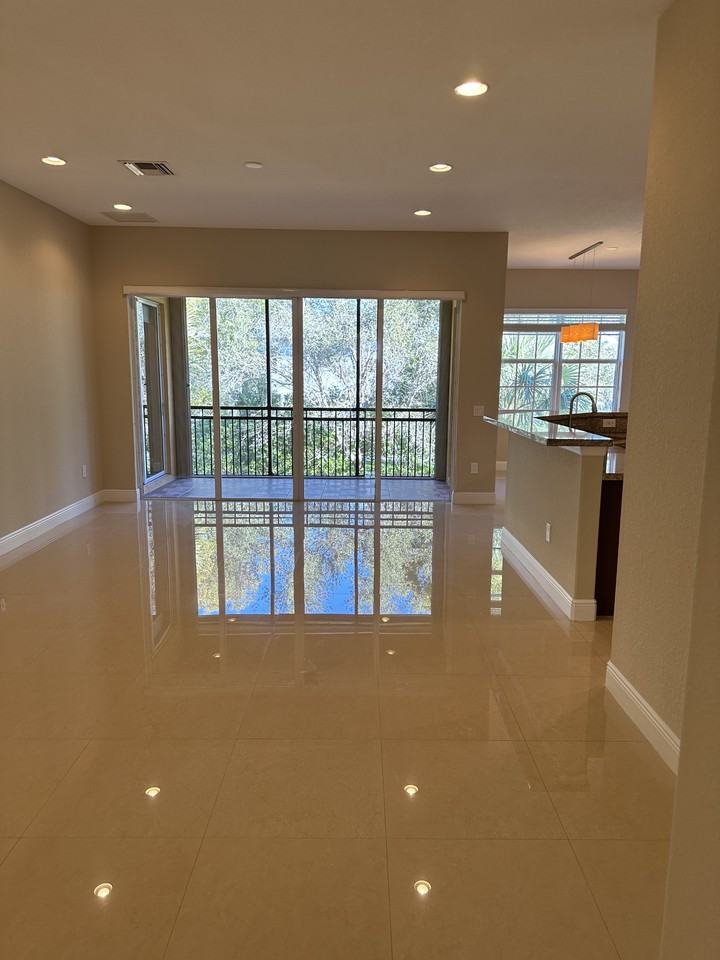 12805 Nw 83rd Ct #23 - Photo 6 of 19