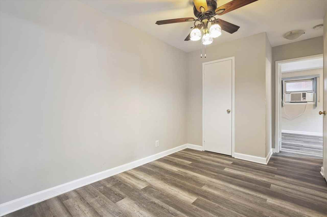 2030 N Woodrow St #6 - Photo 7 of 28