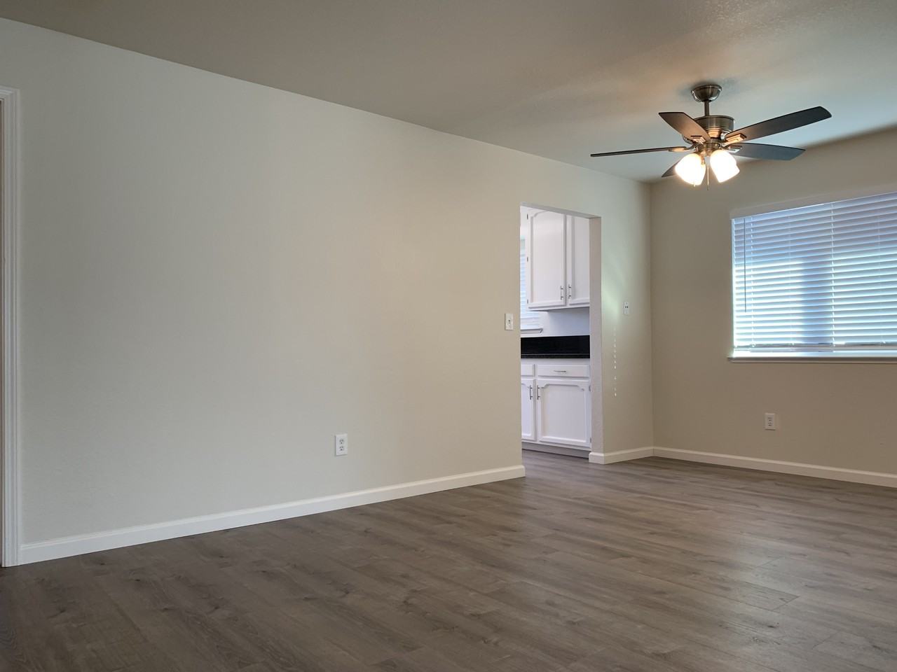 280 W Clover Rd - Photo 2 of 20