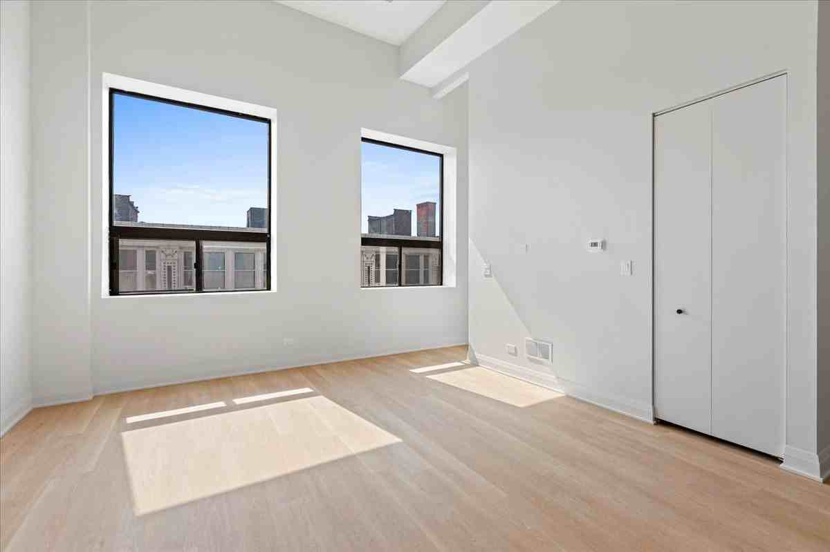 1934 W North Ave #201 - Photo 5 of 14