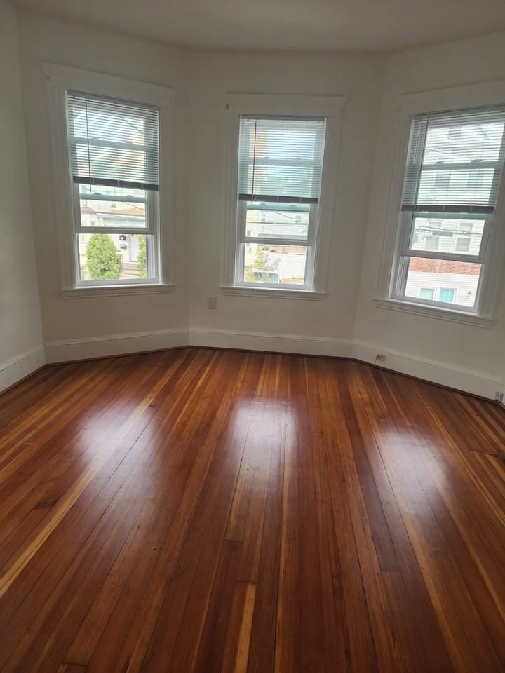 114 Hancock St #2 - Photo 4 of 8