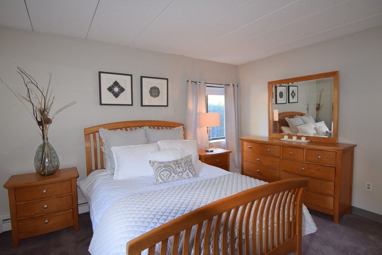 Kings Lynne Apts - Photo 6 of 16