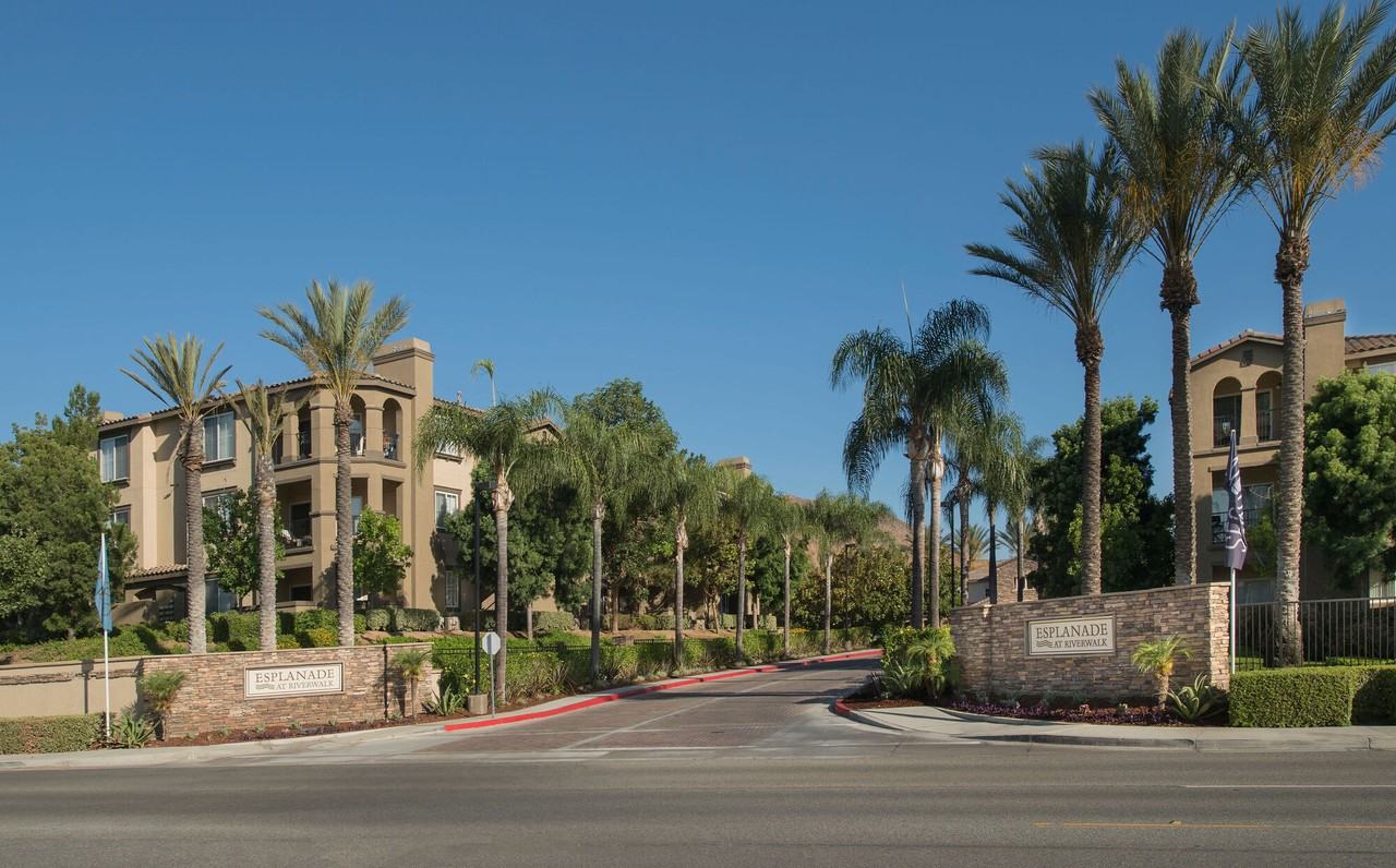 Esplanade - Photo 3 of 22