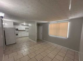 Aria - 2862 W. 1st St. #4 - Photo 1 of 1