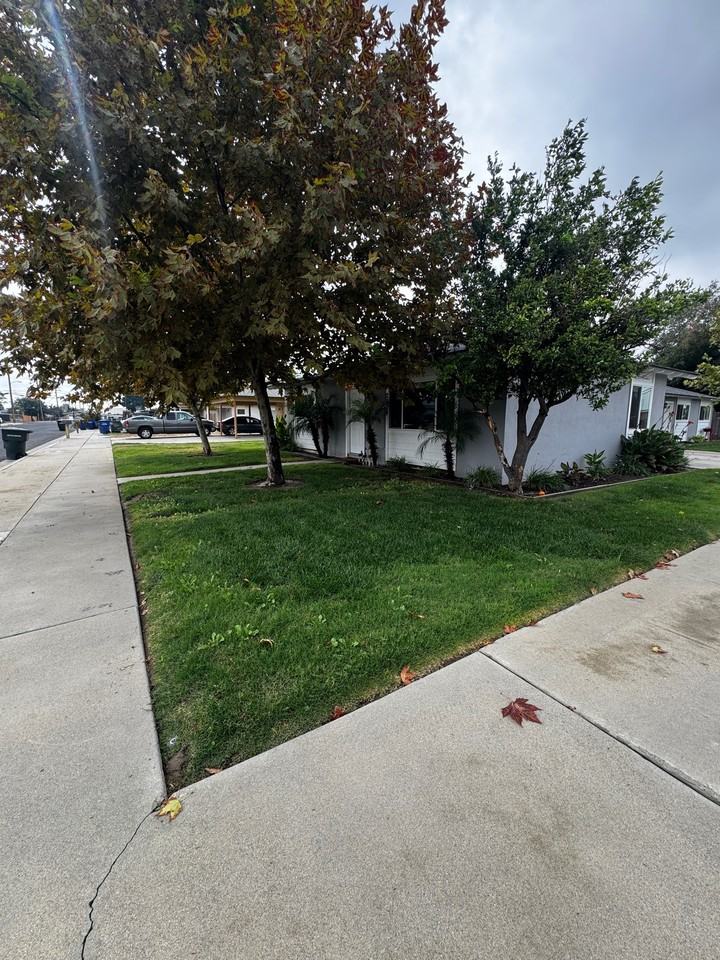 2024 Parker Place - Photo 2 of 12