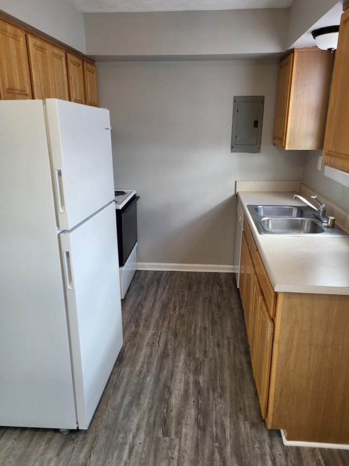 931 Villa Drive - Photo 3 of 6