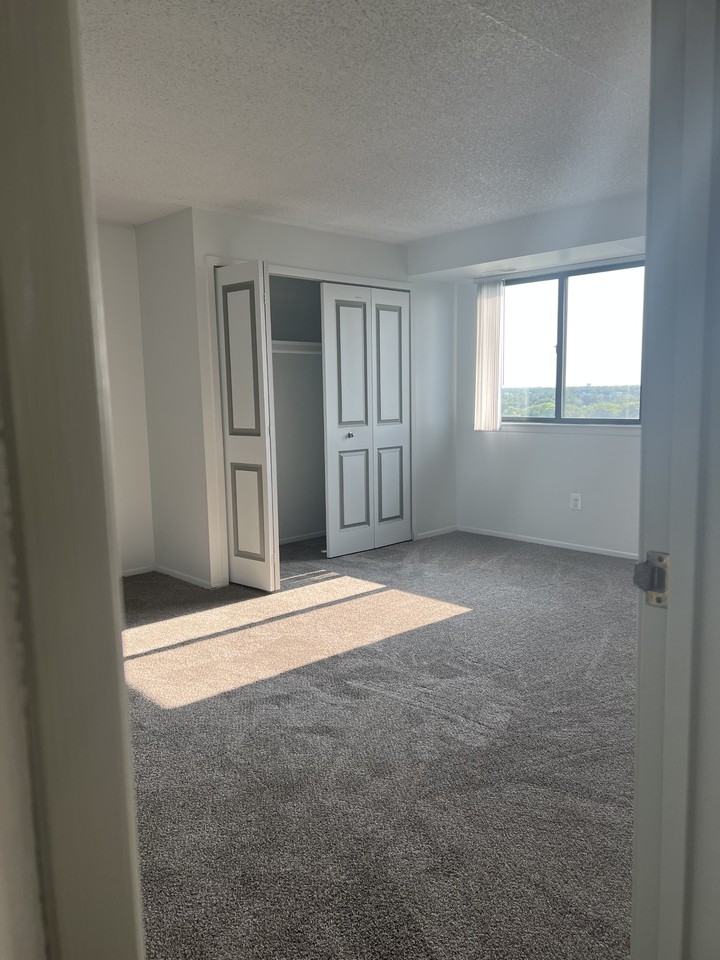 12 NORTH - Photo 7 of 36