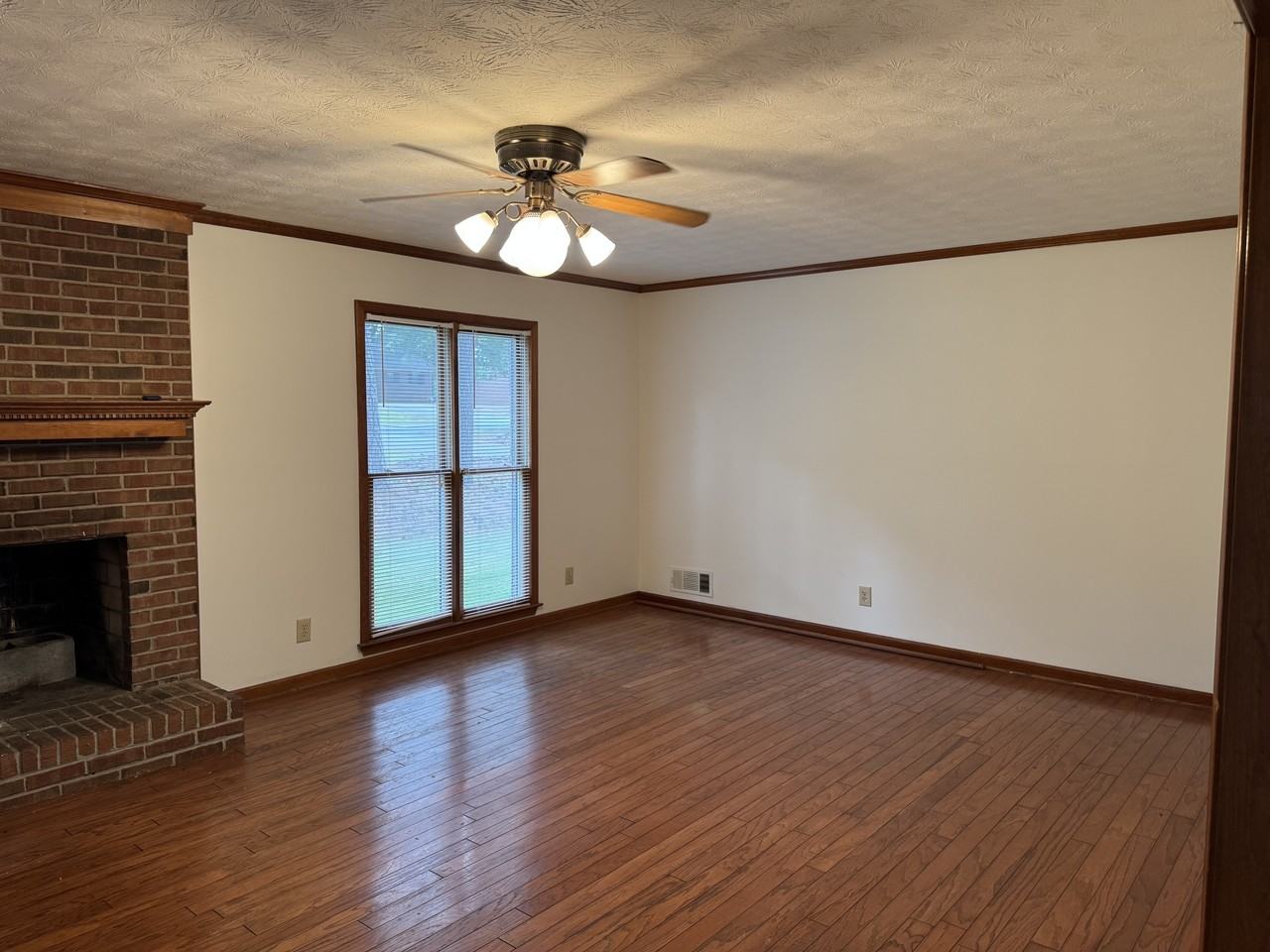 19-B Sentry Oak Court - Photo 2 of 11