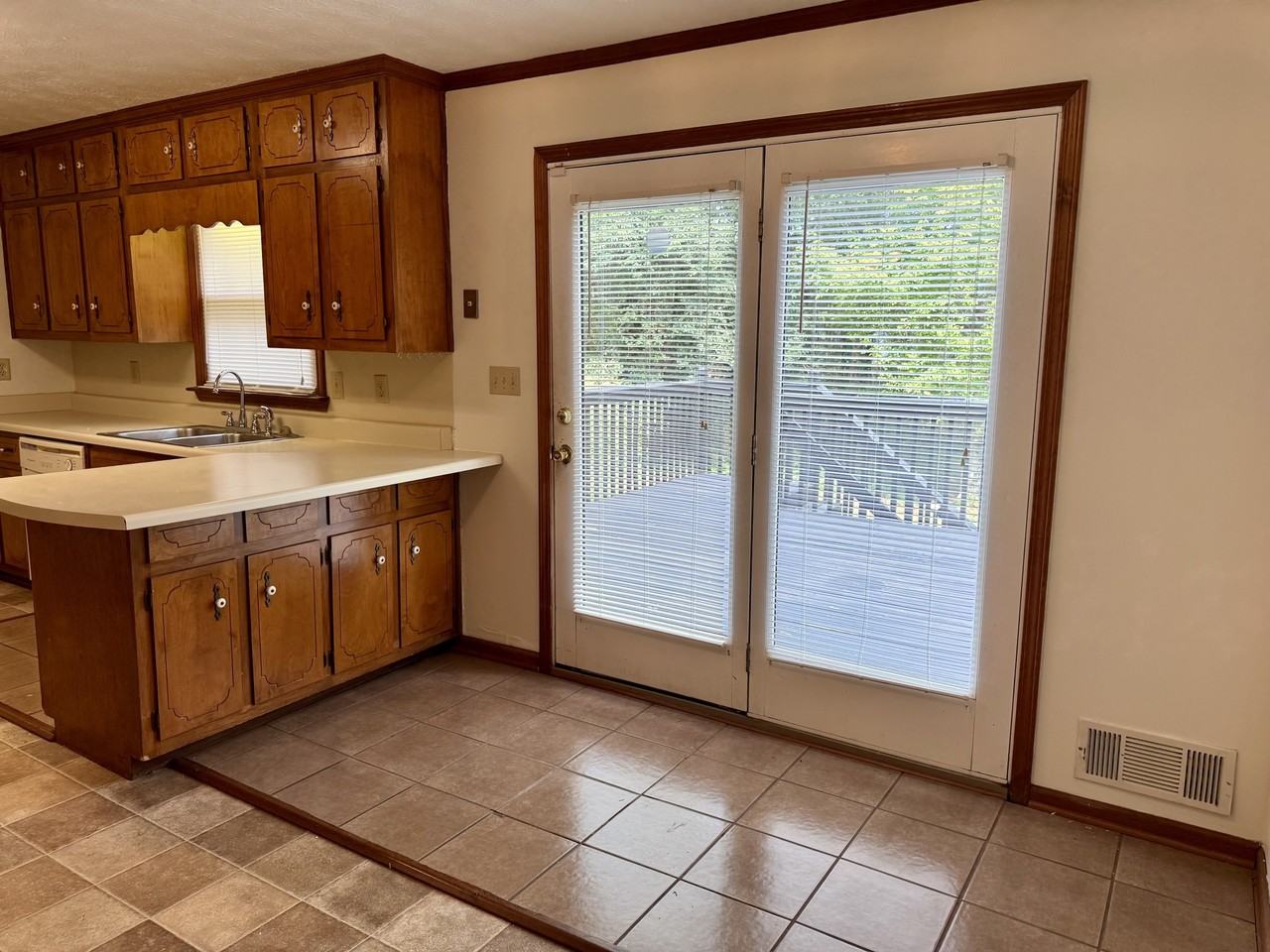 19-B Sentry Oak Court - Photo 7 of 11