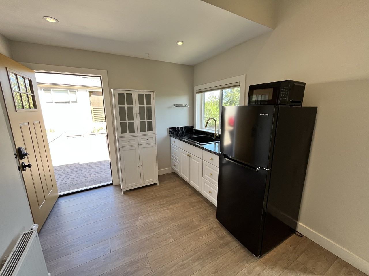 151 West Taylor Street - Photo 4 of 10