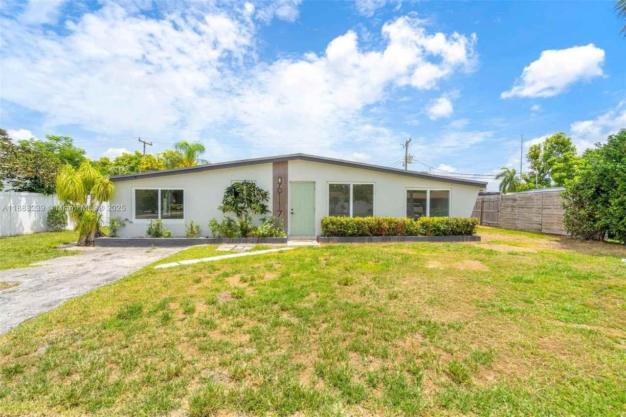 6117 Nw 9th St #NA - Photo 2 of 28