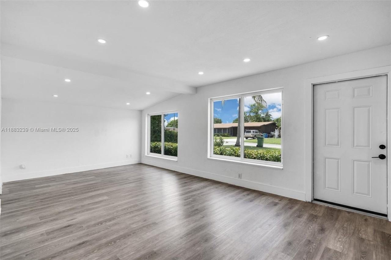 6117 Nw 9th St #NA - Photo 6 of 28