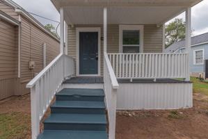 featured image of 1400 Maple St