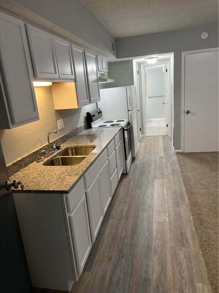 120 North Jefferson Ave - Photo 3 of 11