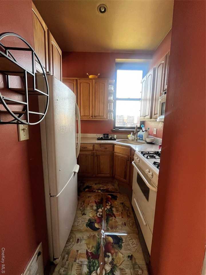 451 W 162nd St #3 - Photo 5 of 12