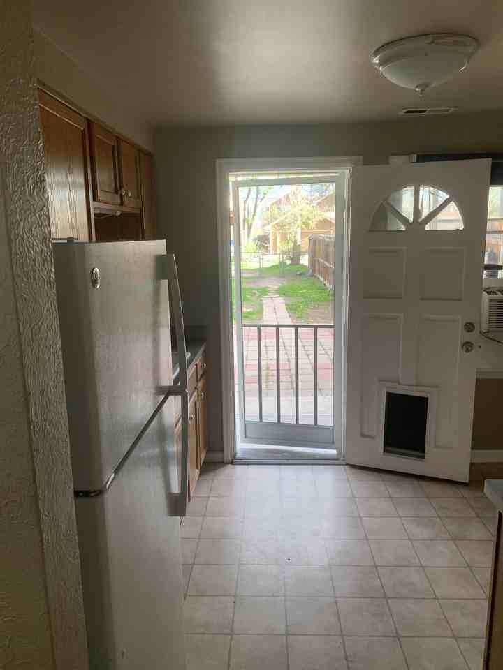 3172 West 27th Avenue - Photo 6 of 19