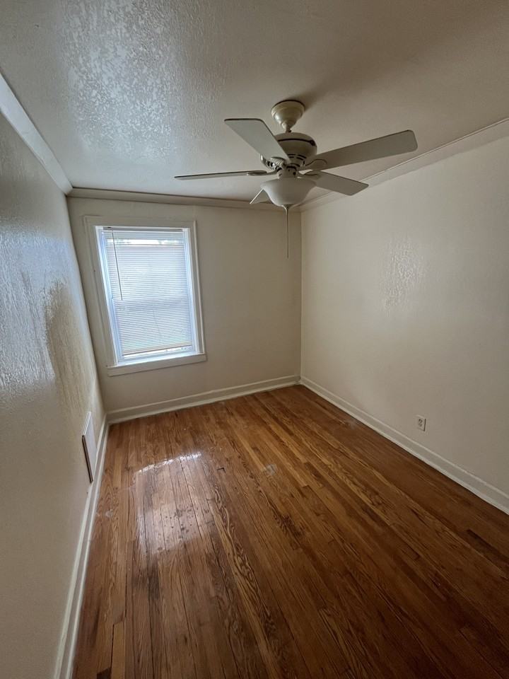 13725 La Salle Boulevard - Photo 3 of 4