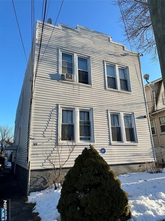 122 Buffalo Ave - Photo 2 of 14