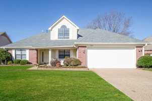 featured image of 8562 Shingle Oaks Dr