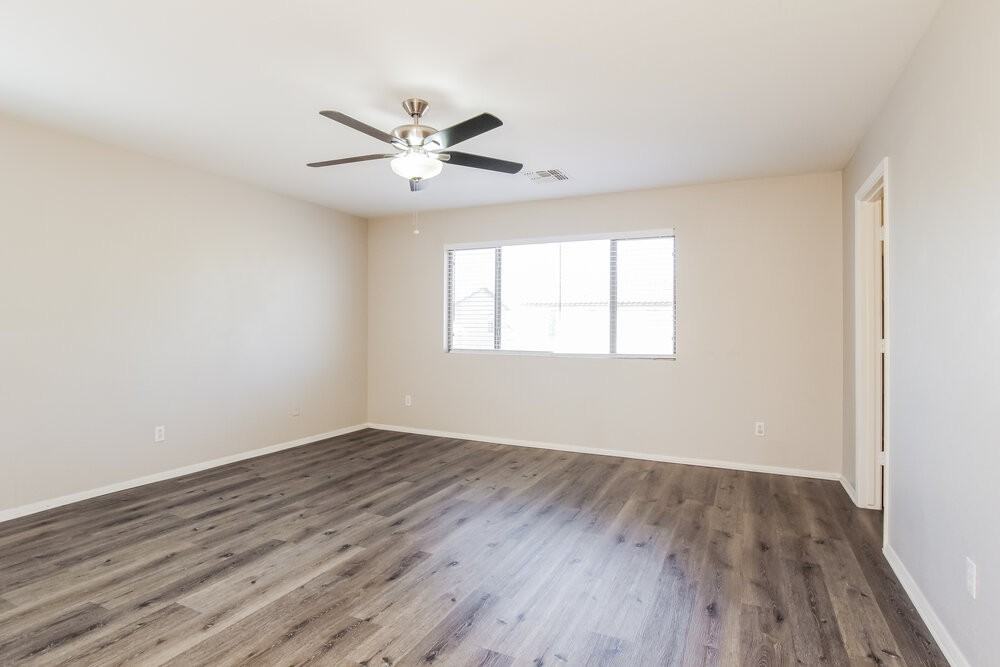 4728 W St Charles Ave - Photo 7 of 17