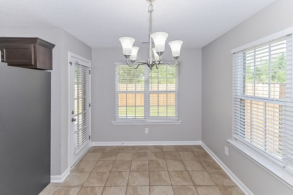 9840 White Poplar Dr - Photo 6 of 17