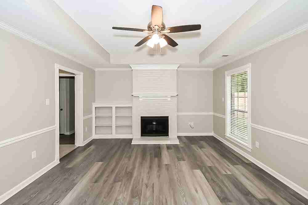 4100 Windermere Drive North - Photo 3 of 16