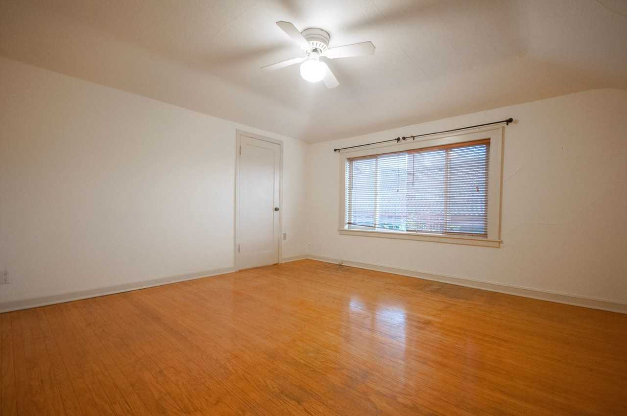 2308 Minor Ave E (112) - Photo 2 of 12