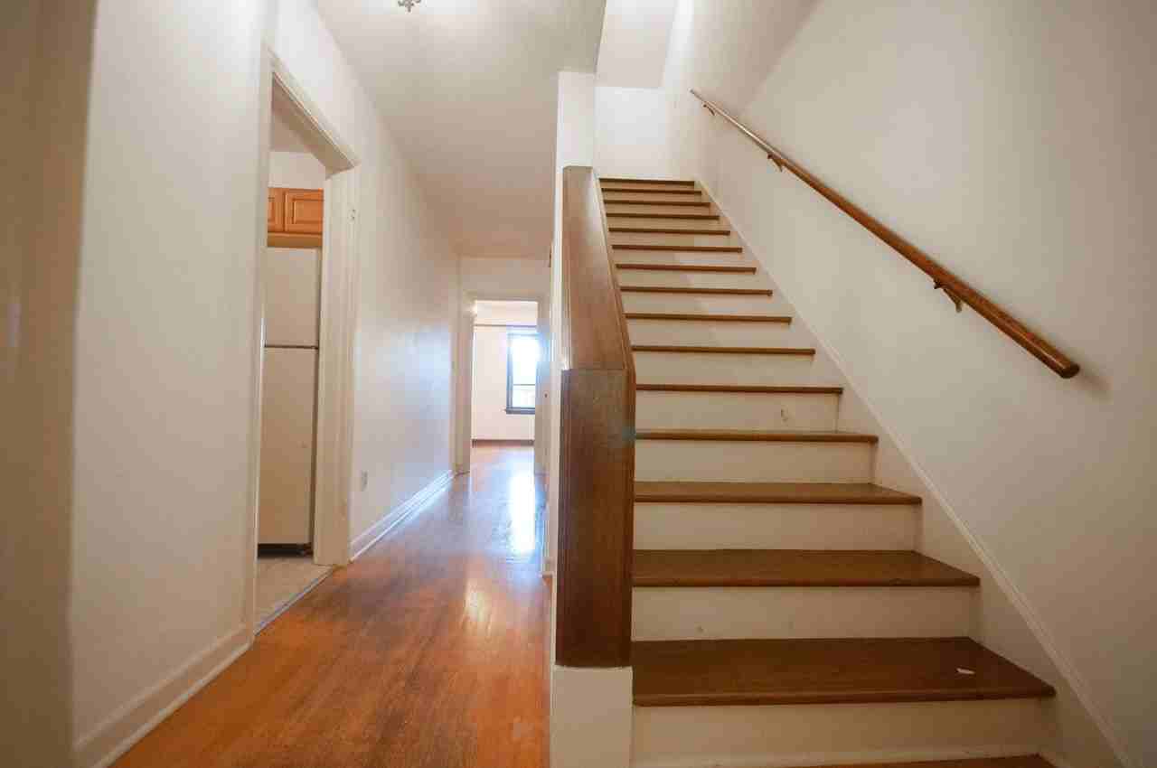 2308 Minor Ave E (112) - Photo 3 of 12