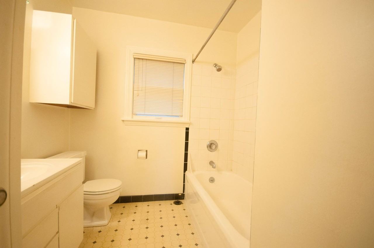 2308 Minor Ave E (112) - Photo 4 of 12