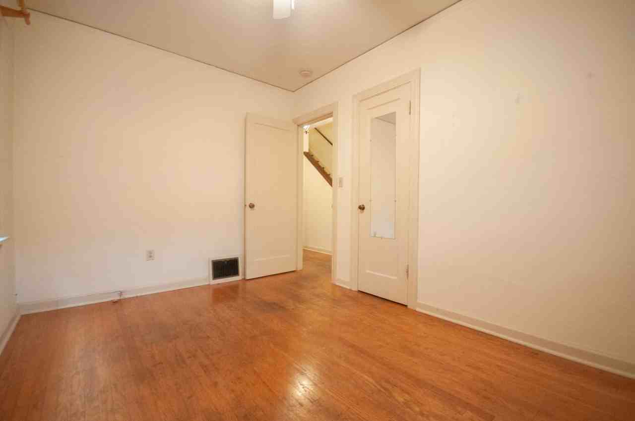 2308 Minor Ave E (112) - Photo 5 of 12