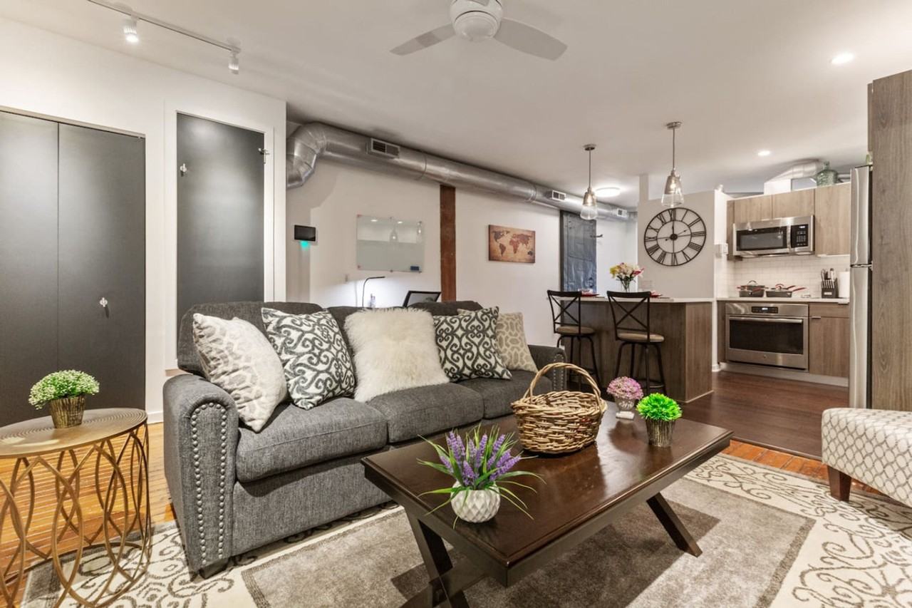 219 Vine St #1289446P - Photo 4 of 20