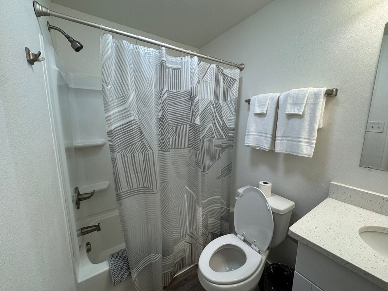 806 S Elm St #1296536P - Photo 7 of 16