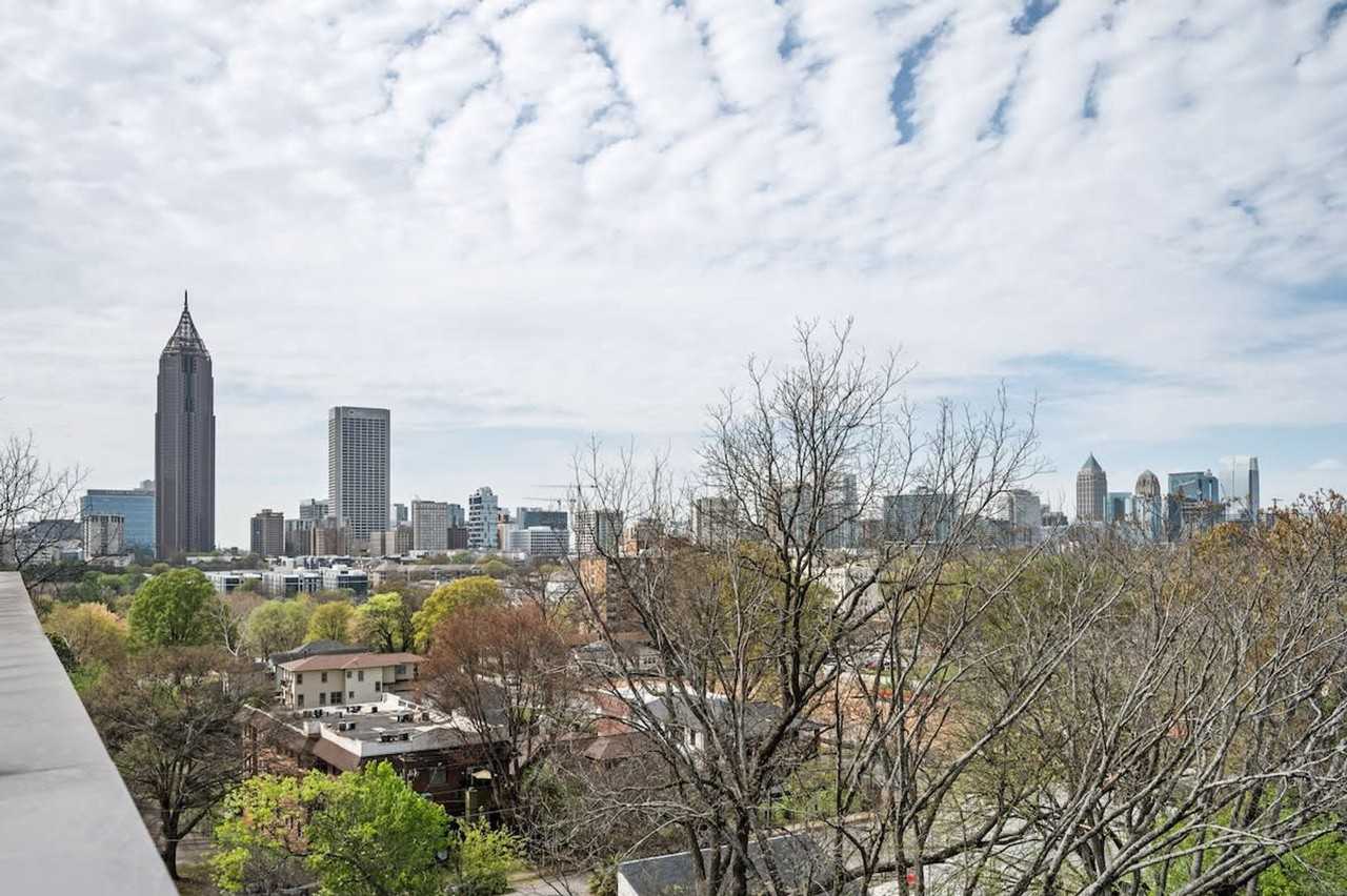 542 Boulevard Northeast - Photo 3 of 34