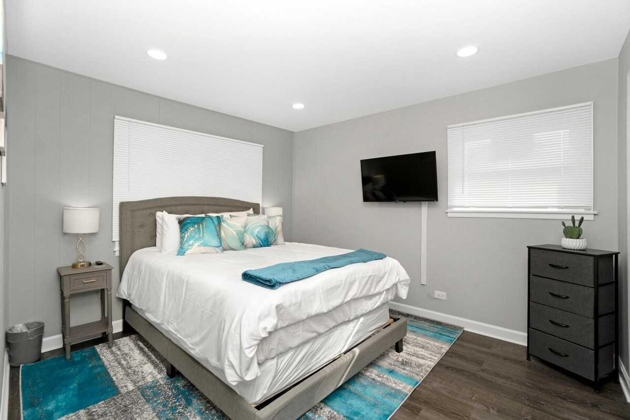 570 E Higgins Rd #1301333P - Photo 3 of 23